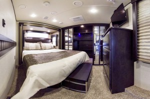 momentum toy hauler bedroom