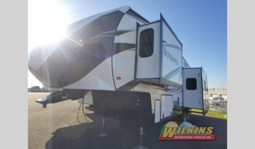 Sundance and Sundance XLT Fifth Wheel